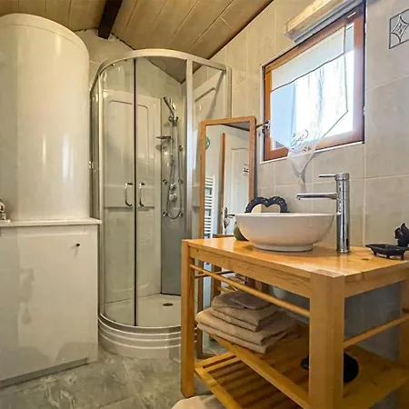 1 Bedroom Awesome In *